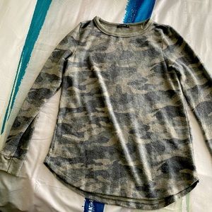 NWT Pink Clover camo knit top